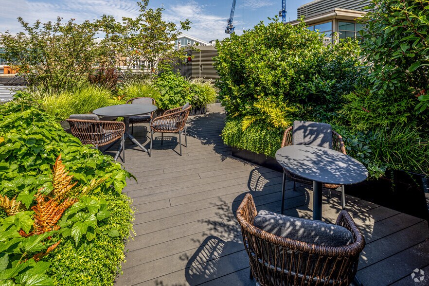 More Photos Of 75 Grosvenor St, London Coworking Space