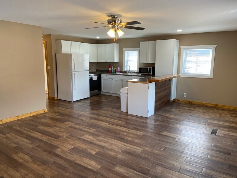 More Photos Of 451 Division St, Millville General Retail For Sale