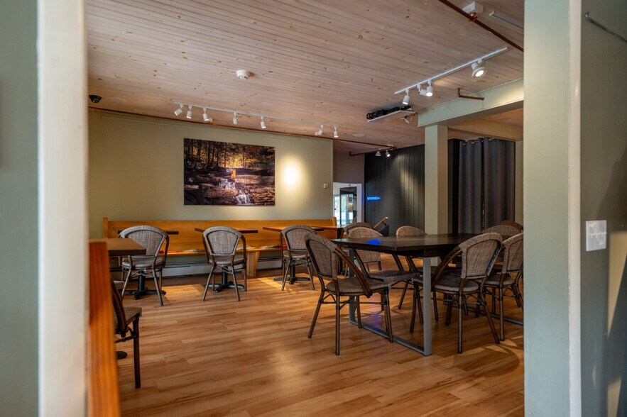 More Photos Of 53470 NY-30 Hwy, Roxbury Flex For Sale
