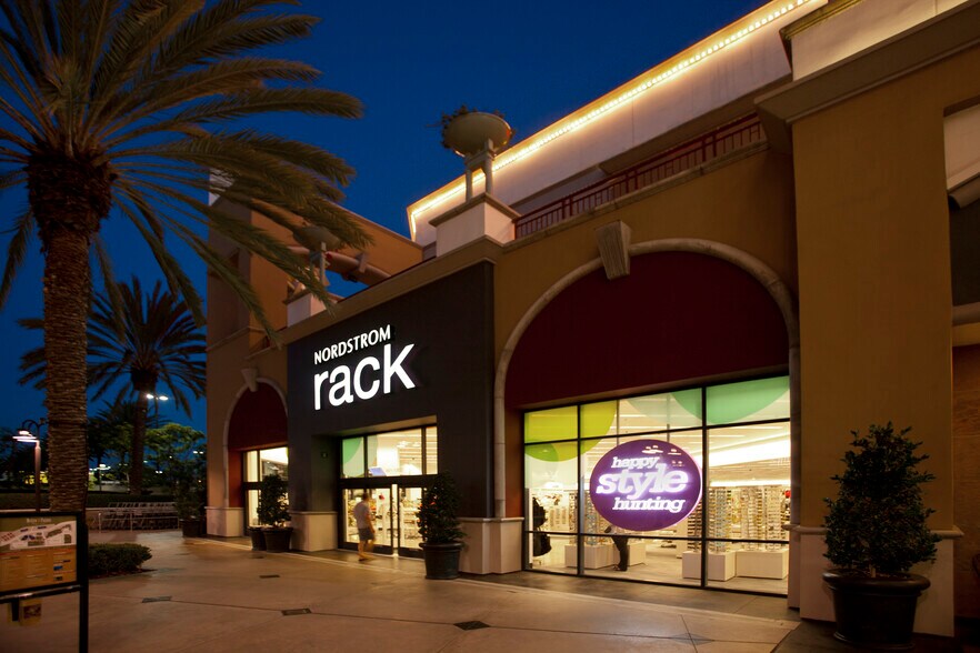 More Photos Of 901 S South Coast Dr, Costa Mesa Unknown For Lease