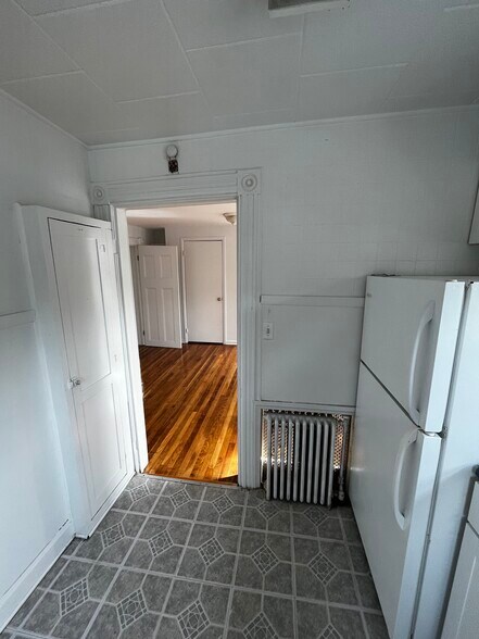 More Photos Of 158-160 W Main St, Walden Storefront Retail Residential For Sale