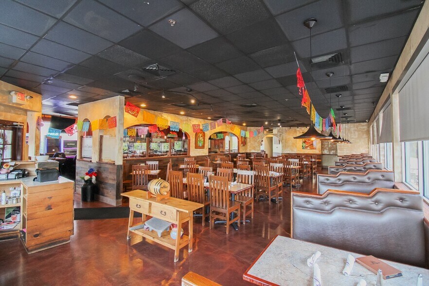 More Photos Of 2423 N Kossow Rd, Waukesha Restaurant For Lease