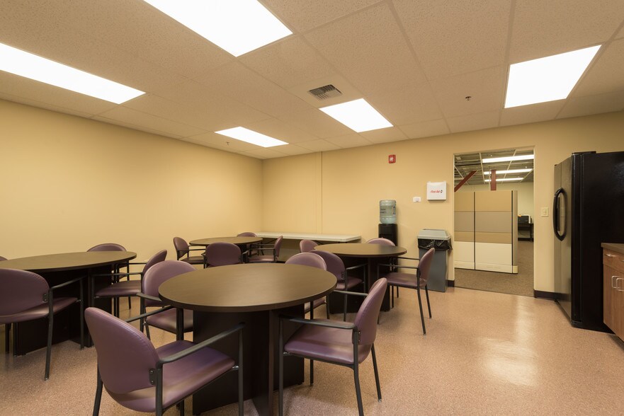 More Photos Of 1992 Saint St, Richland Flex For Sale