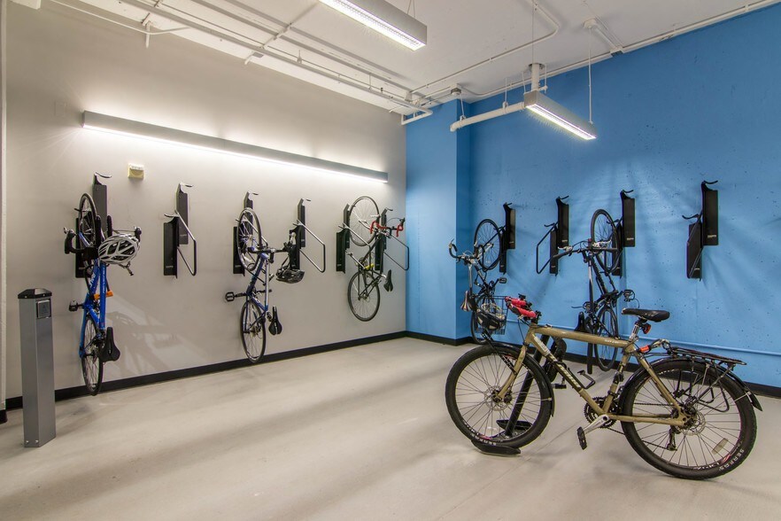 More Photos Of 777 6th St NW, Washington Office For Lease