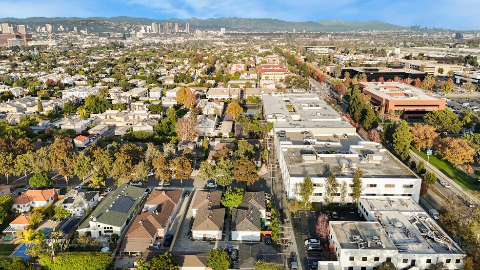 More Photos Of 2626 26th St, Santa Monica Apartments For Sale