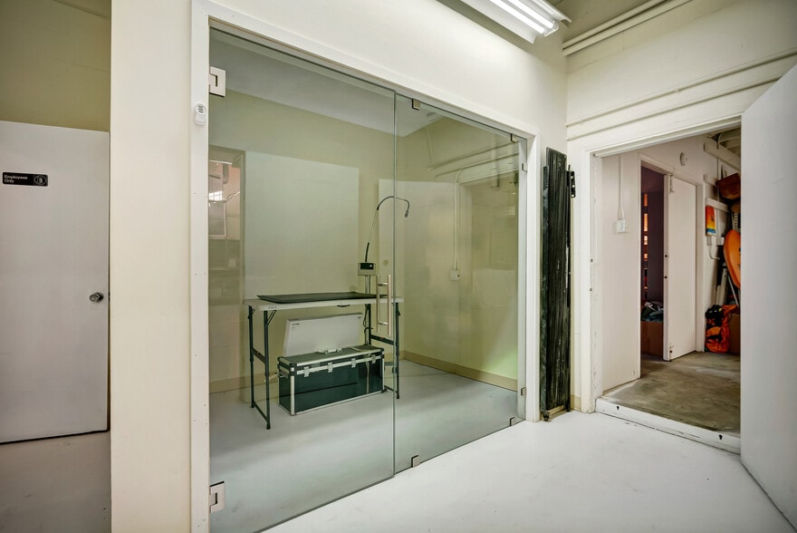 More Photos Of 11915 Inglewood Ave, Hawthorne Medical For Sale