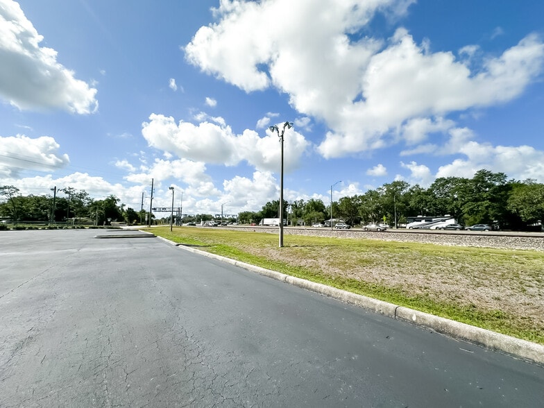 More Photos Of 425 S Lake Parker Ave, Lakeland Storefront Retail Office For Lease