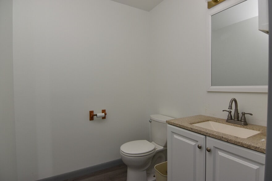 More Photos Of 30620 & 30627 Coastal Hwy, Lewes Light Distribution For Lease