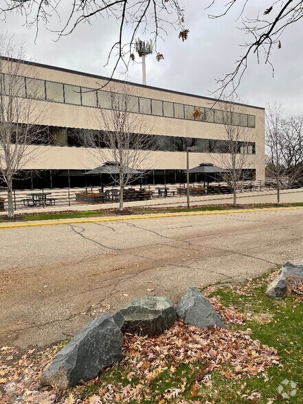 More Photos Of 10125 Crosstown Cir, Eden Prairie Loft Creative Space For Lease