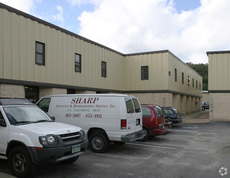 More Photos Of 2425 Bowland Pky, Virginia Beach Showroom For Lease