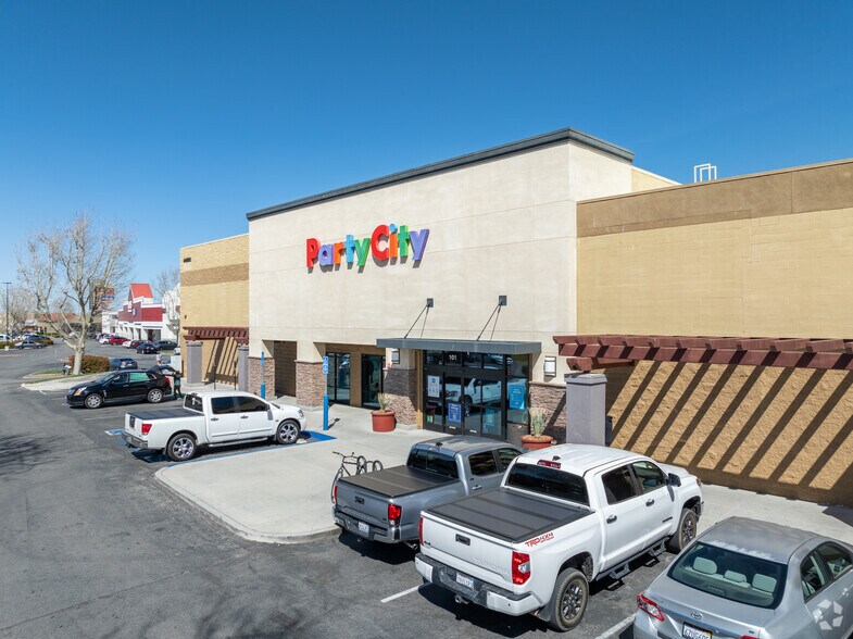 More Photos Of 44410-44600 Valley Central Way, Lancaster General Retail For Lease