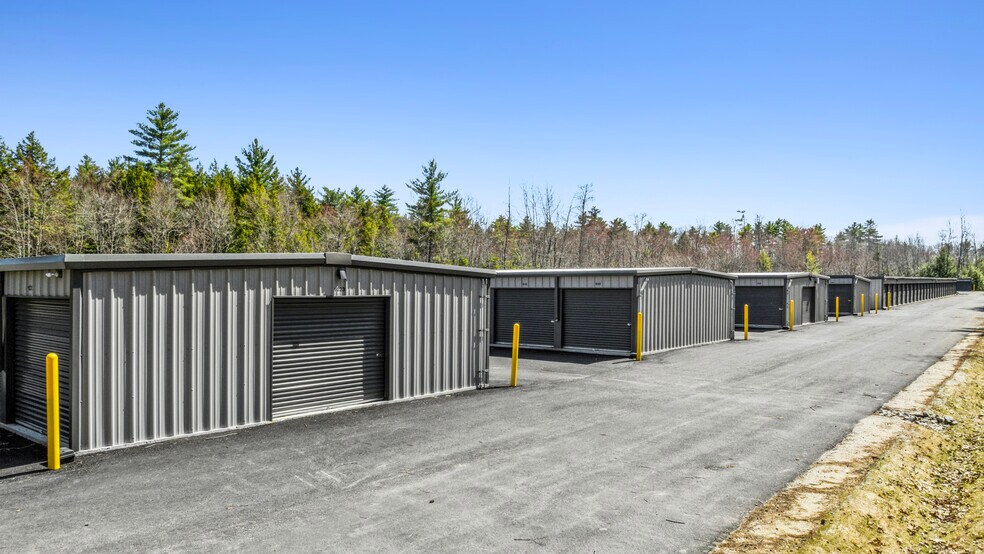 Primary Photo Of 1060 1st NH Tpke, Northwood Self Storage For Sale