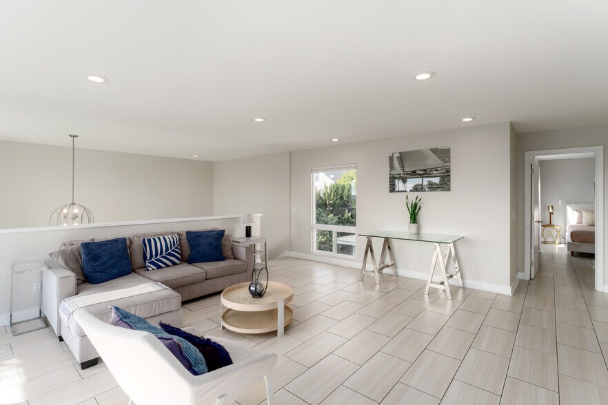 More Photos Of 1920 Beryl St, San Diego Specialty For Sale