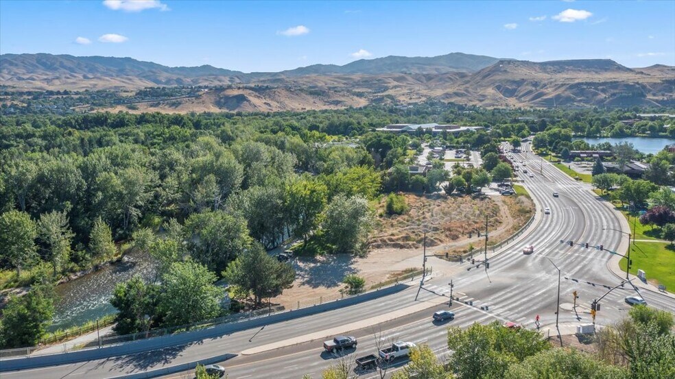More Photos Of 444 W Parkcenter Blvd, Boise Land For Sale