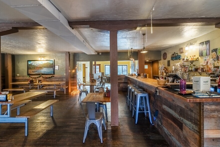 More Photos Of 1000 Grand Ave, Grand Lake Restaurant For Sale