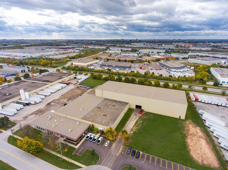 More Photos Of 5 Copper Rd, Brampton Warehouse For Lease