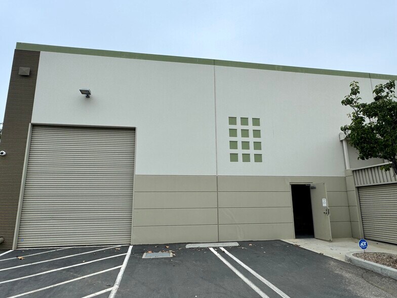 More Photos Of 758 Calle Plano, Camarillo Warehouse For Lease