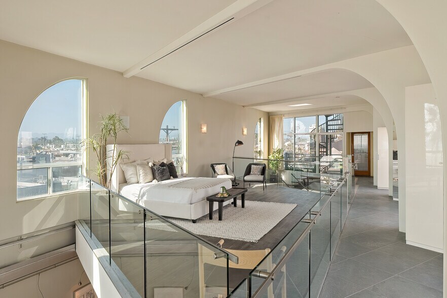 More Photos Of 3111 Ocean Front Walk, Marina Del Rey Apartments For Sale