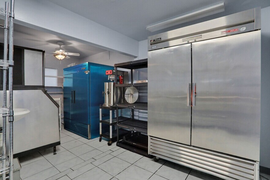 More Photos Of 413 Elm St, Welaka Freestanding For Sale