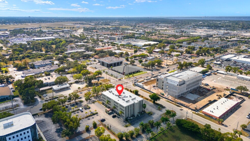 More Photos Of 3949 Evans Ave, Fort Myers Medical For Sale
