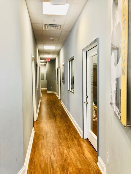 More Photos Of 11710 Broadway St, Pearland Storefront For Lease