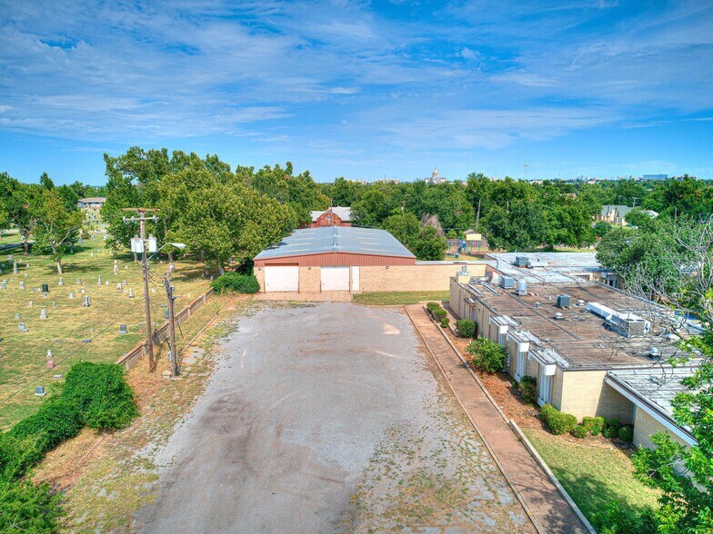 More Photos Of 901 NW 25th St, Oklahoma City Healthcare For Sale