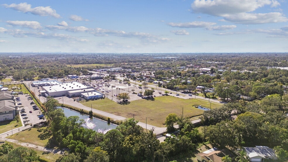 More Photos Of 5165-5261 33rd St E, Bradenton Storefront For Sale