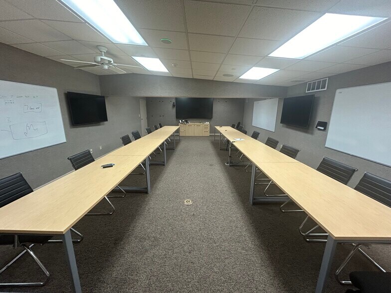 More Photos Of 705 Maple St, Bristol Manufacturing For Sale