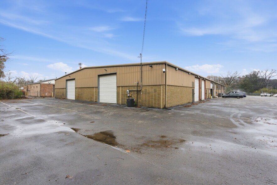 More Photos Of 213 Whitsett Rd, Nashville Warehouse For Sale