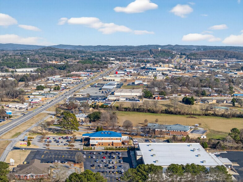 More Photos Of 104 McCullars Ln, Oxford General Retail For Sale