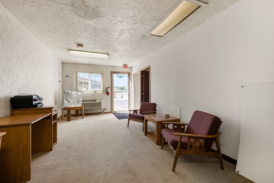 More Photos Of 416 State St, Trinidad Flex For Sale