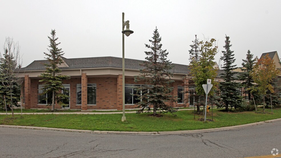 More Photos Of 5 Swan Lake Blvd, Markham Freestanding For Sale