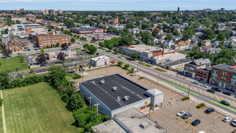 More Photos Of 350 Niagara St, Buffalo Drugstore For Sale