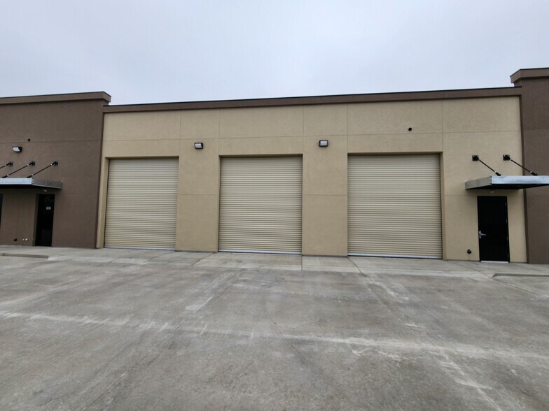More Photos Of 965 Barstow Ave, Clovis Industrial For Lease