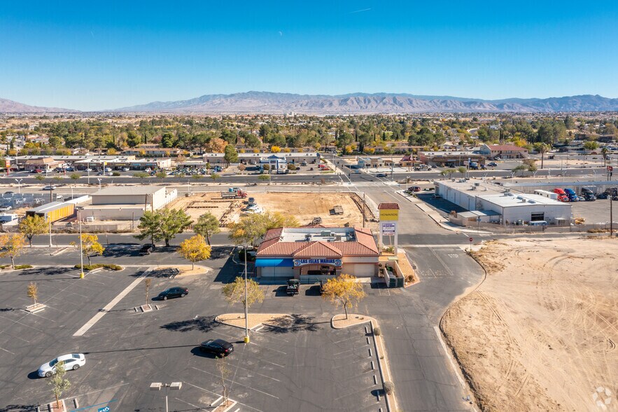 More Photos Of 14366 Atstar Dr, Victorville Restaurant For Sale