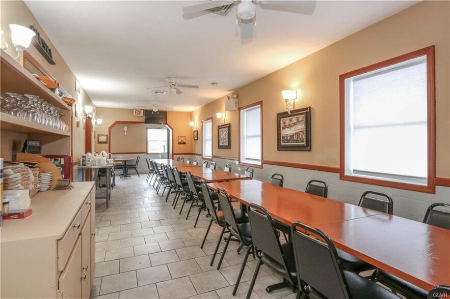 More Photos Of 954 Pembroke Rd, Bethlehem Restaurant For Sale
