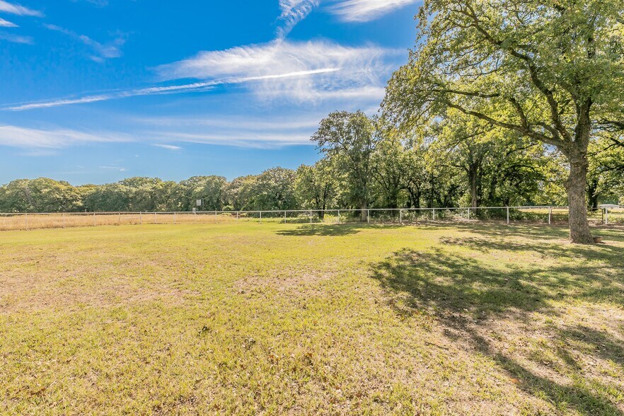 More Photos Of 327 County Road 4851, Newark Industrial For Lease