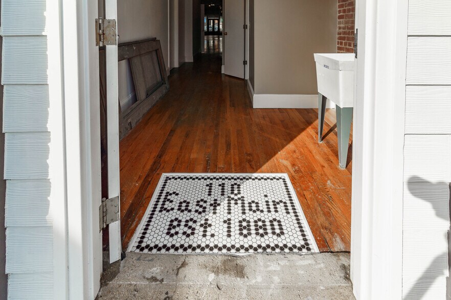 More Photos Of 110 E Main St, Union Storefront Retail Office For Lease