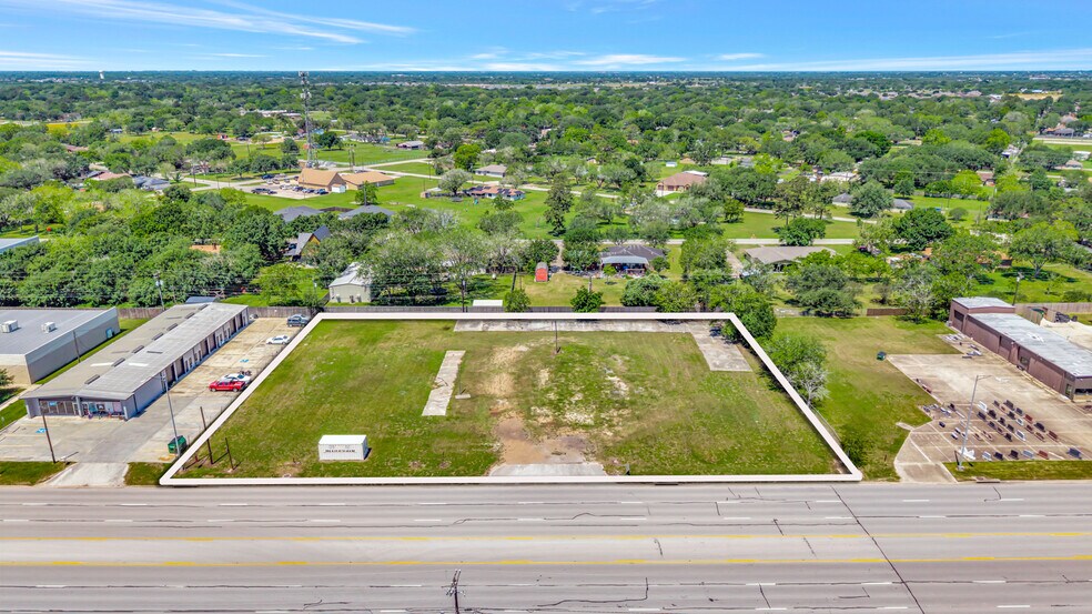 More Photos Of 9505 N Navarro St, Victoria Land For Sale