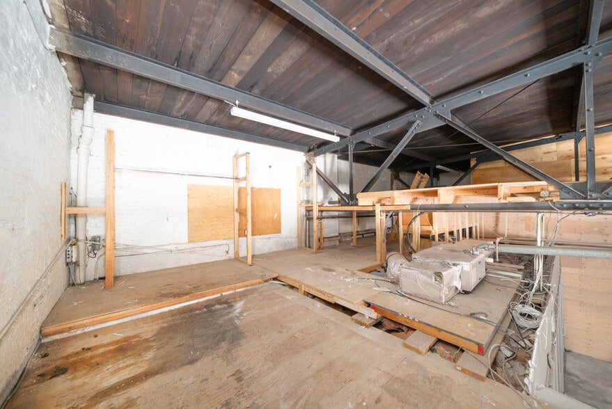 More Photos Of 11 Western Ave, Jersey City Warehouse For Lease