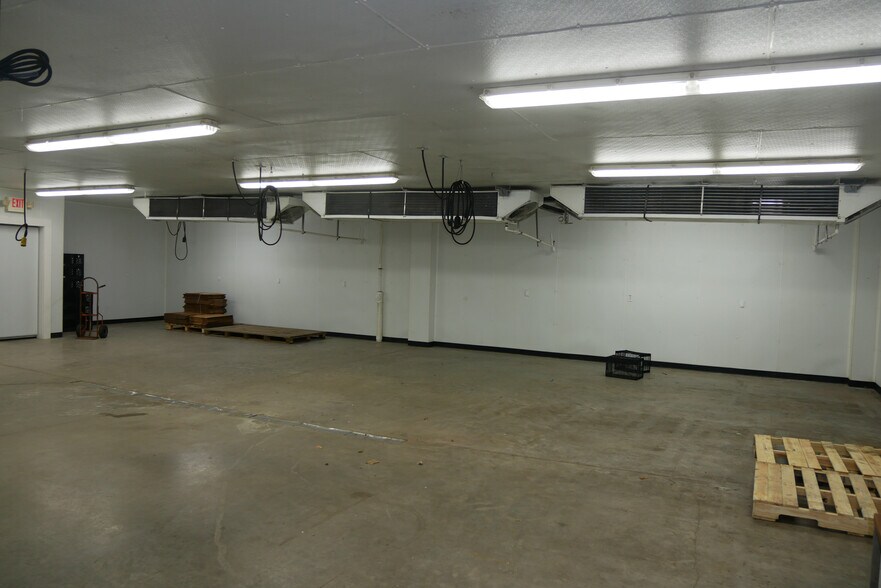 More Photos Of 325 N Central Ave, Owen Warehouse For Sale