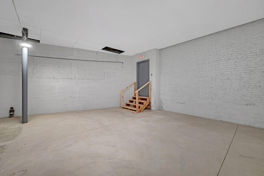 More Photos Of 31 W Downer Pl, Aurora Office For Sale