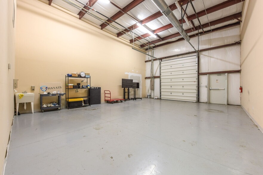 More Photos Of 3619 Richmond Hwy, Stafford Light Distribution For Sale