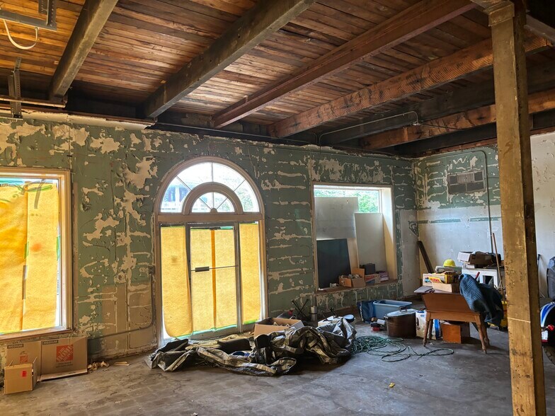More Photos Of 12621-12631 Larchmere Blvd, Cleveland Apartments For Lease