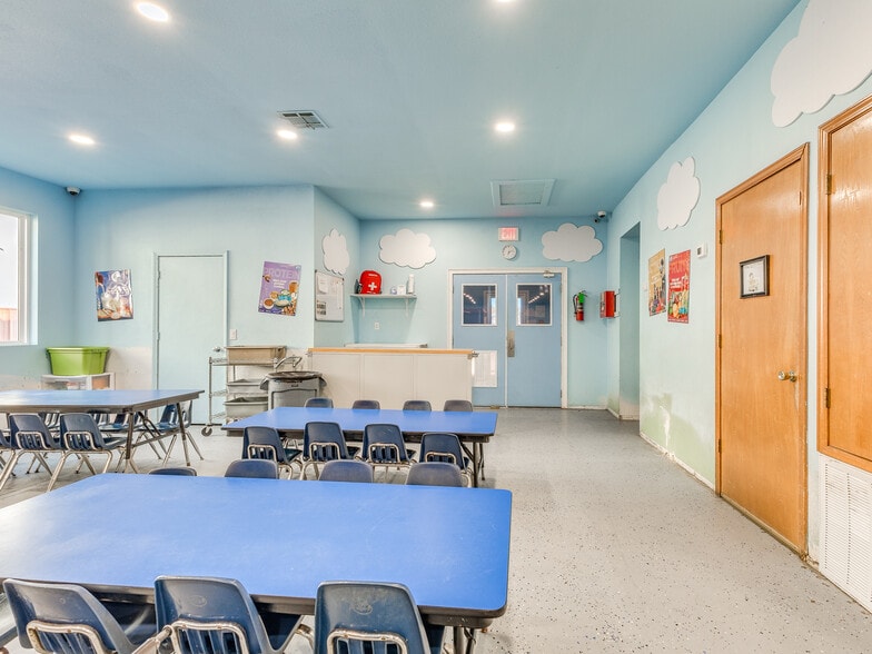 More Photos Of 305 S Chickasaw Ave, Claremore Daycare Center For Sale