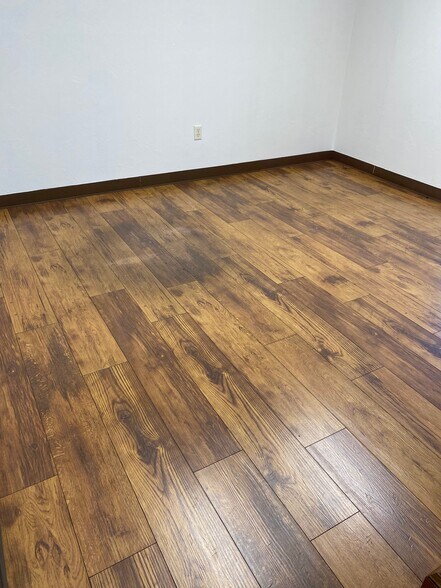 More Photos Of 3420 S Purdue St, Oklahoma City Warehouse For Lease