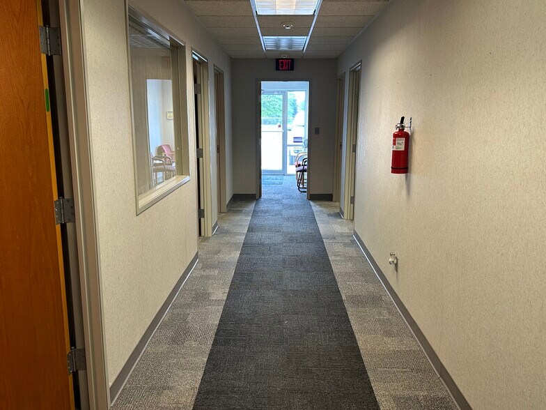 More Photos Of 1355 Aberdeen St, Terre Haute Warehouse For Lease