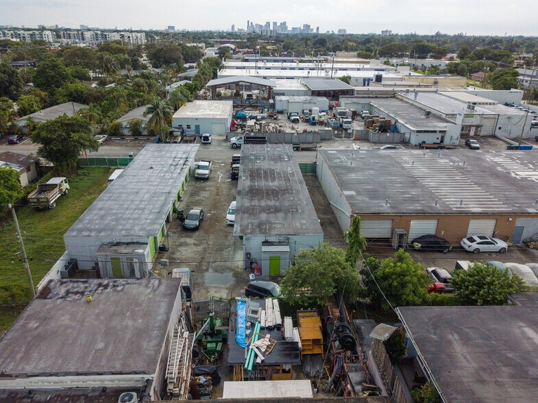 More Photos Of 537-549 NE 34th St, Oakland Park Distribution For Sale