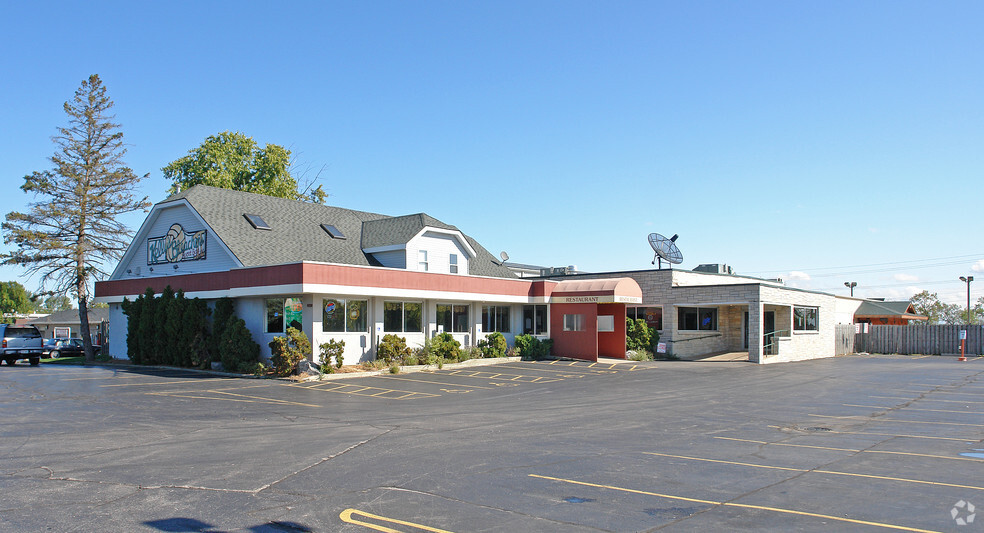 Primary Photo Of 7805 S Loomis Rd, Wind Lake Restaurant For Sale