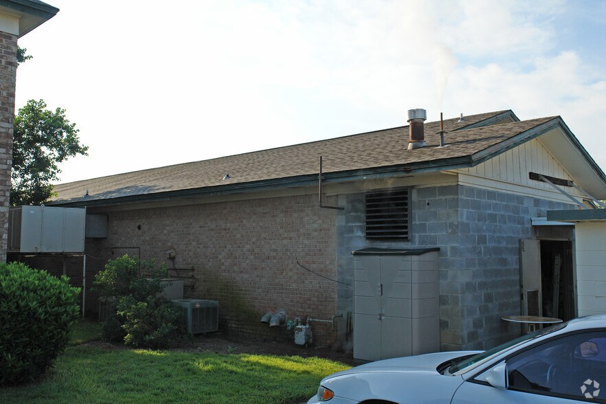 More Photos Of 1652 W Highway 98, Mary Esther Freestanding For Sale